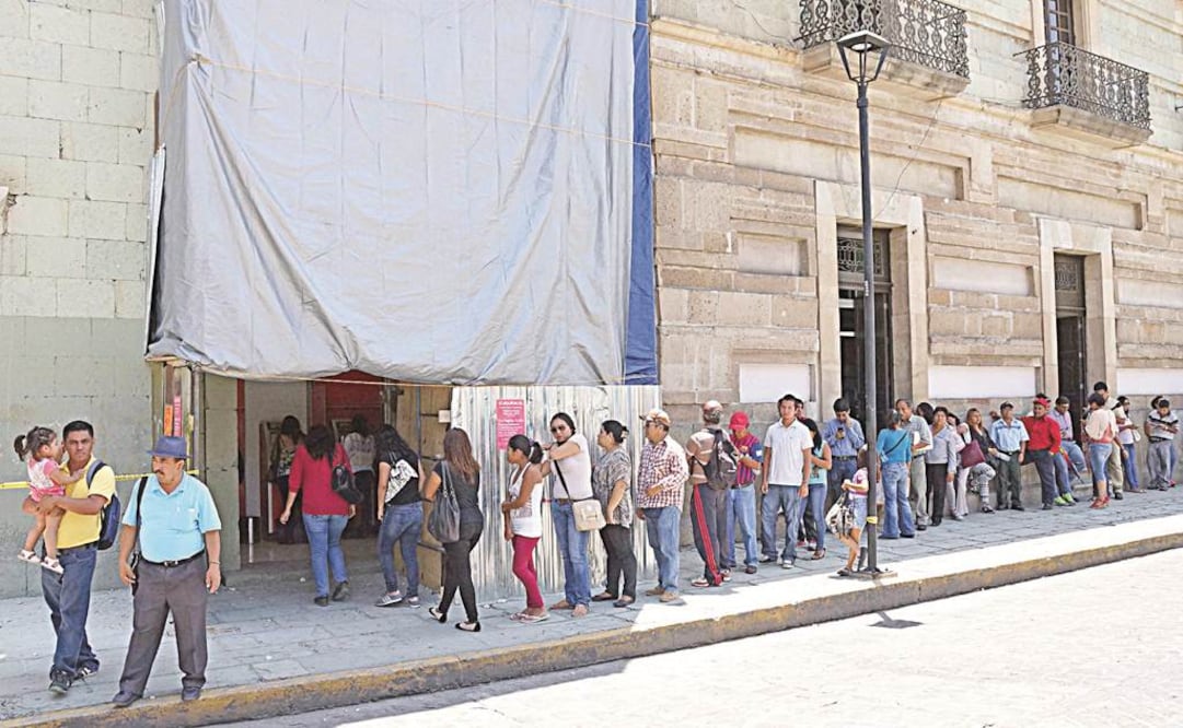 Maestros de Oaxaca reciben pago íntegro