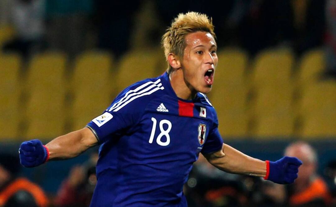 El futbolista japonés Keisuke Honda es el máximo goleador en Mundiales por parte de Japón, con tres tantos en dos competencias   FOTO:ARCHIVO 
