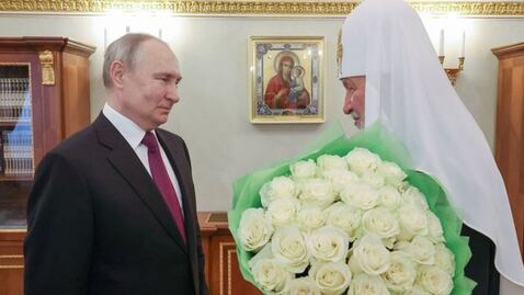 Zelensky desafía a Rusia en Día de la Independencia de Ucrania: ilegaliza la iglesia Ortodoxa vinculada a Moscú