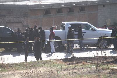 Abandonan 4 cuerpos en un vehículo en Puebla