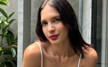 Novia de Luisito Comunica se une al trend de mostrar su ropa interior