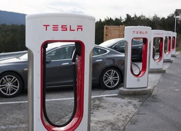 Tesla advierte a sus clientes de futuros apagones