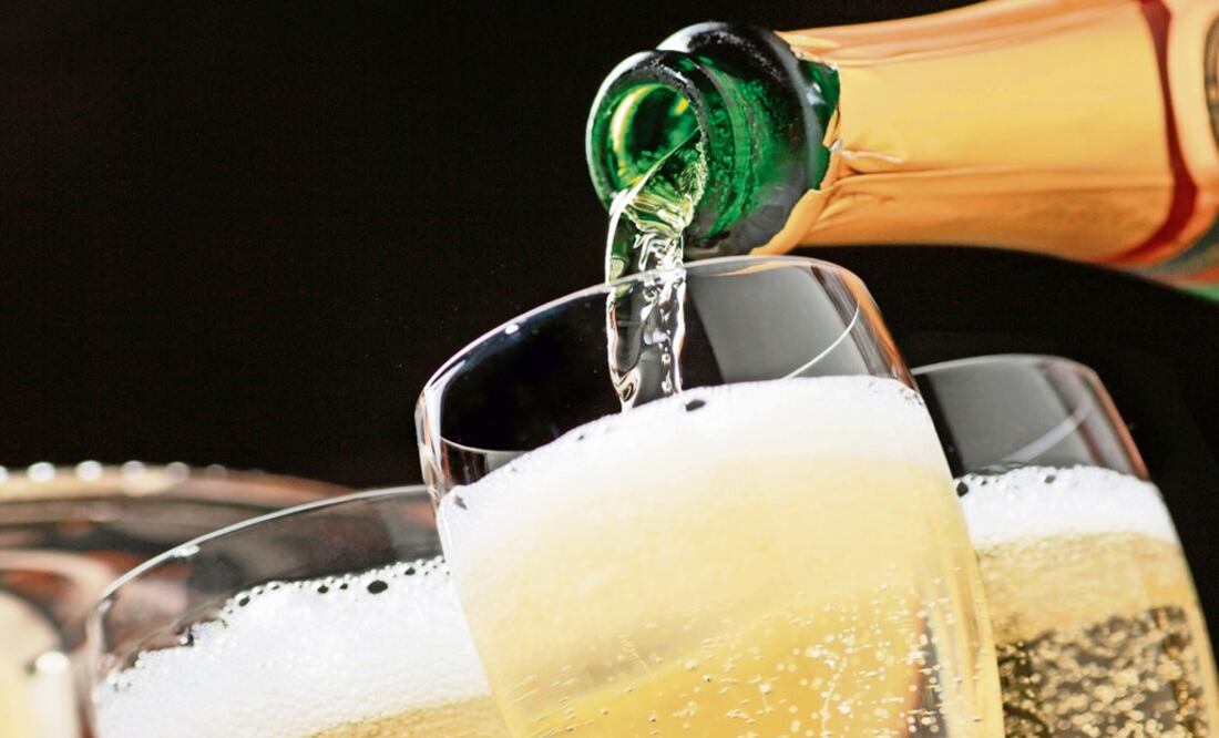 Holiday parties take place for weeks - Photo: Stock Photo/EL UNIVERSAL