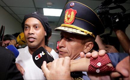 Ordenan detención de Ronaldinho en Paraguay