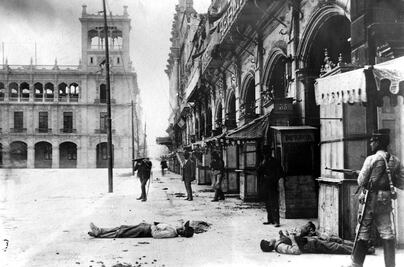El día que el Zócalo amaneció con cadáveres