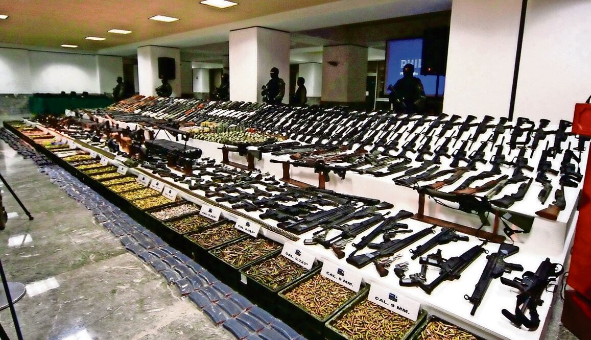 Del total de armas que se incautaron en las fronteras en los últimos tres sexenios, 40 mil 935 son cortas y 65 mil 260 son largas. Foto: Archivo / Cuartoscuro