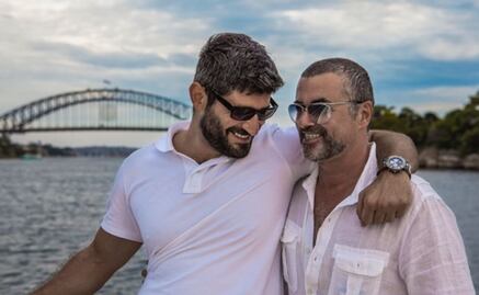 "Hackean" Twitter de pareja de George Michael