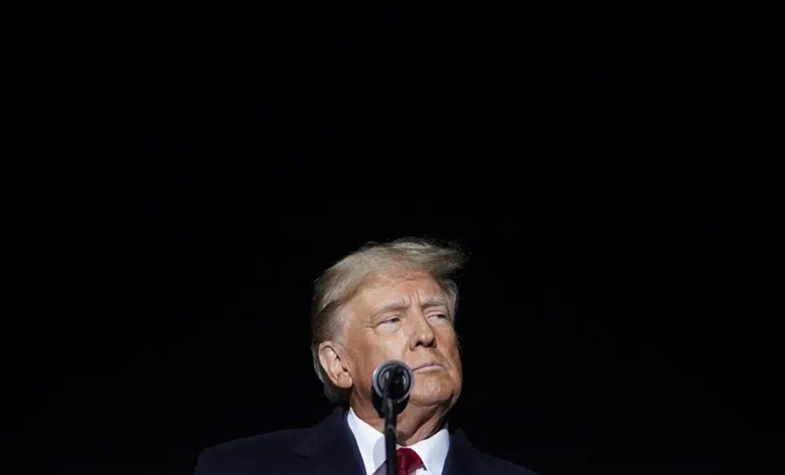 El expresidente Donald Trump habla durante un acto de campaña en el aeropuerto internacional de Dayton. Foto: AP
