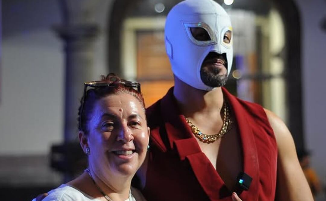 La secretaria de cultura de la Ciudad de México, Ana Francis Mor y el artista chiapaneco Fabián Cháirez. Foto: Instagram oficial de Ana Francis Mor.