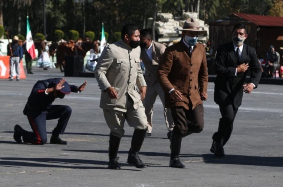 Inundaciones, baile callejero y compras navideñas, entre las fotos de la semana
