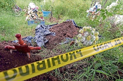 Colectivo ubica 28 cadáveres en ocho fosas clandestinas   