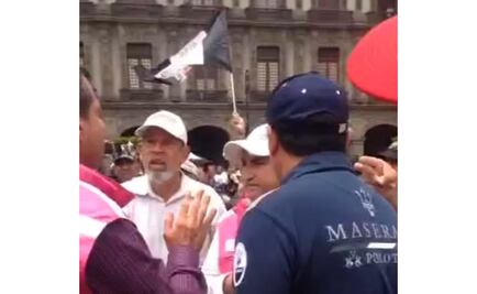 Sedesol negocia con manifestantes en el Zócalo