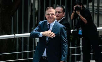 ¿Le están tendiendo la cama a Marcelo Ebrard? 