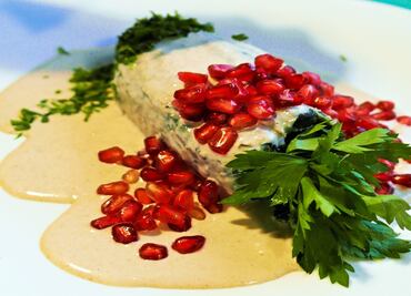 Conoce los ingredientes de los chiles en nogada