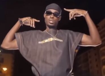 Acusan a rapero francés de incitar "a matar bebés blancos" en canción