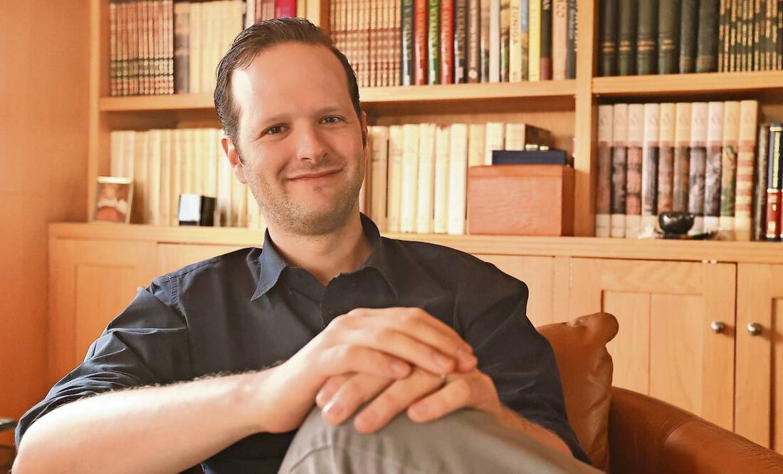 Ciudad de México 5 de enero 2025
Nacido en la Ciudad de México en 1983, Escoto es, además de novelista, locutor y colaborador en las principales revistas literarias del país. Foto: Berenice Fregoso | El Universal (07/01/2025)