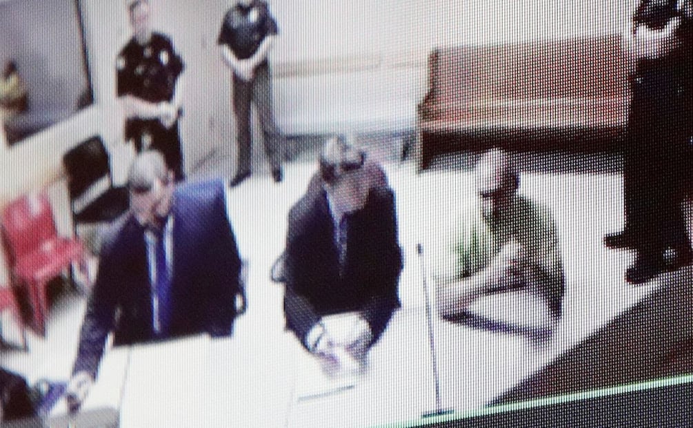 Aaron Farinacci compareció ante un tribunal acusado de provocar el incendio forestal que devastó zonas del estado de Washington. Foto: AP