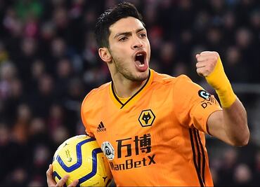 Raúl Jiménez encabezará campaña para salvar al lobo mexicano