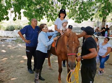 Equinoterapia: vínculo de amor que ayuda a  menores con discapacidad