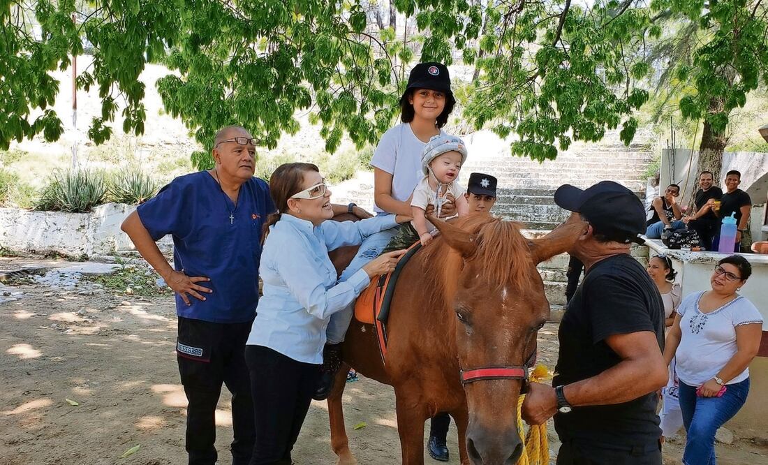 Para los padres de familia, sacar adelante a sus hijos con alguna discapacidad no es nada fácil, relató Martha Luz Falcone, presidenta de la Asociación Falcone para Niños con Discapacidad. Foto: Roberto Aguilar y Especial