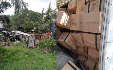 Camión queda sin frenos y vuelca en barranca de Tlalpan, reportan dos lesionados