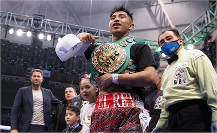 ‘Rey’ Martínez noquea a ‘Trino’ Córdova y retiene el título de peso mosca