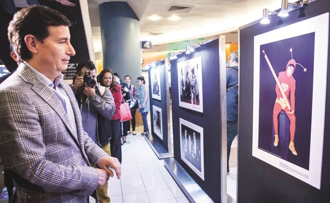 Inauguró la exposición “Chespirito, de la mente creativa al niño del barril” en plaza Perisur. foto: GERMÁN ESPINOSA. EL UNIVERSAL