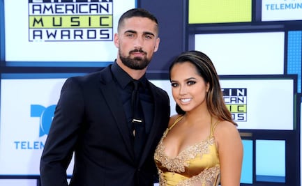 Becky G narra la divertida reacción de su abuelita cuando conoció a su "novio mayor"