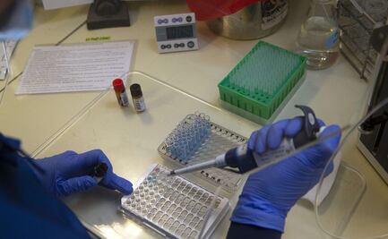 Investigadores descubren una mutación del SARS-CoV-2 que produce síntomas menos graves 