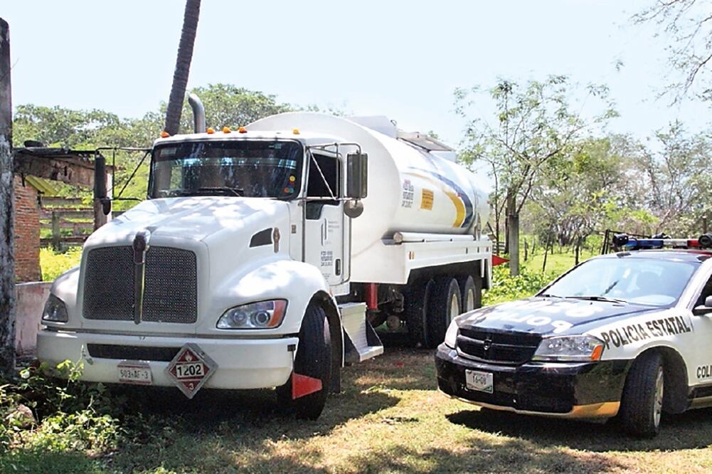 La Ley Federal para Prevenir y Sancionar los Delitos Cometidos en Materia de Hidrocarburos establece penas de prisión a las personas acusadas de cometer ilícitos relacionados con robo, transporte, venta y extracción de combustibles (ARCHIVO EL UNIVERSAL)