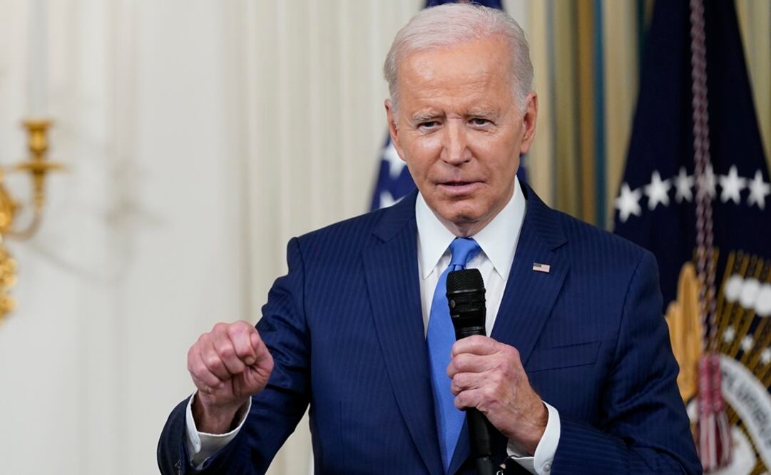 El presidente Joe Biden habla en el Comedor de Estado de la Casa Blanca en Washington. Foto: AP