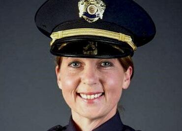 Mujer policía es absuelta tras matar a afromaericano desarmado en EU