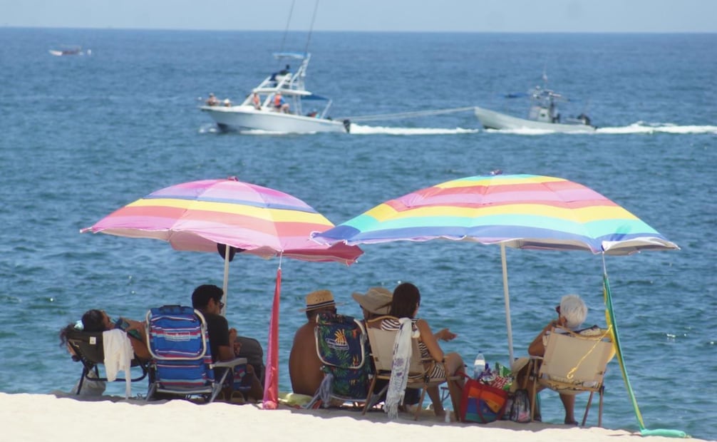 Vacacionistas en Santa María Huatulco. Foto: Edwin Hernández / EL UNIVERSAL