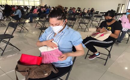 Crónica. Mujeres embarazadas van a vacunarse contra el Covid para proteger a sus hijos