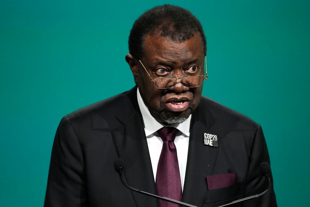 El presidente de Namibia, Hage Geingob, habla durante una sesión plenaria en la Cumbre Climática de la ONU COP28, el 1 de diciembre de 2023, en Dubái. Foto: AP