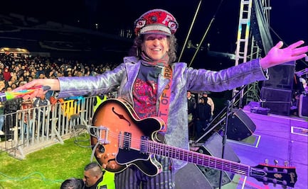 Alex Lora sufre caída en pleno concierto: intentó patear un balón y todo salió mal