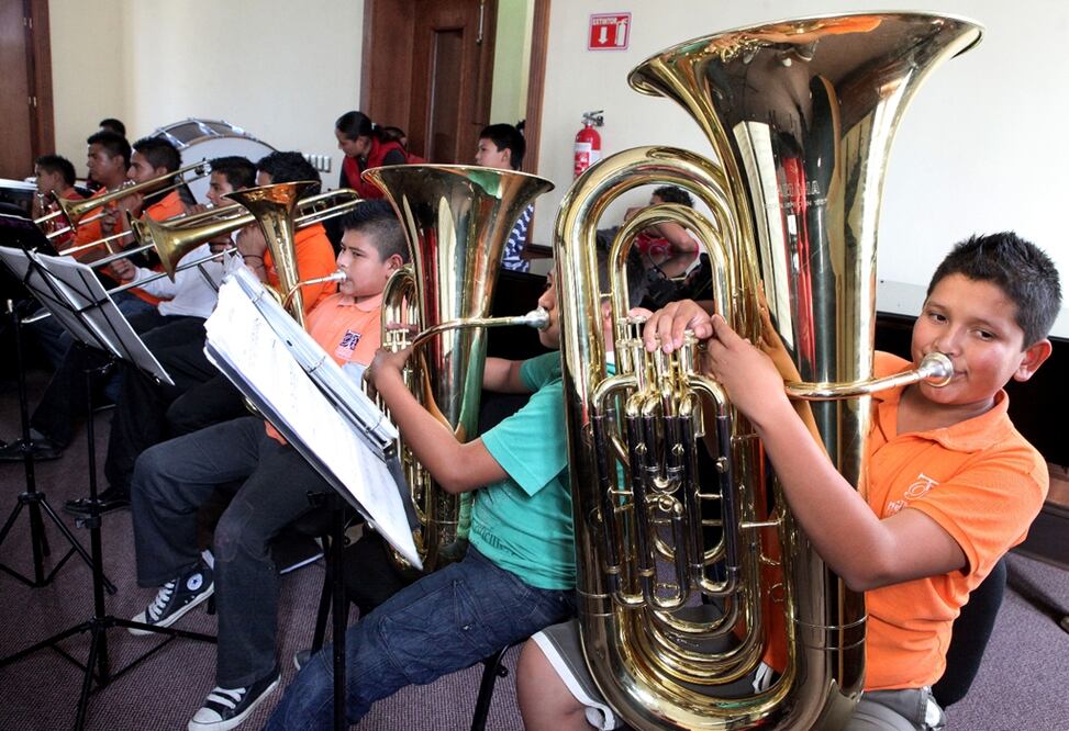 Children learning music in Guanajuato – Photo: Adrián Hernández/EL UNIVERSAL