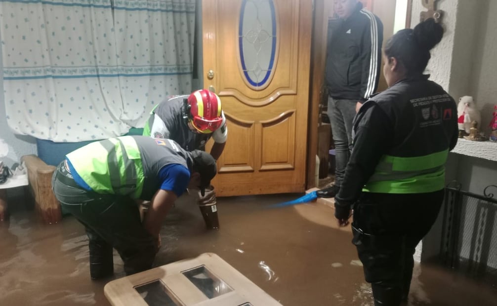 Personal de la Secretaría de Gestión Integral del Agua y Protección Civil. Foto: Especial