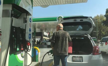 Desabasto de gasolina en CDMX genera compras de pánico