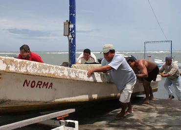 ¿Por qué EU prohibió la entrada de pescadores mexicanos a puertos en el Golfo de México?