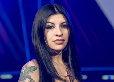 Cazzu reacciona al regaño que Maluma le hizo a una madre por llevar un bebé a su concierto