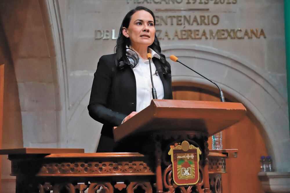 Alejandra del Moral dijo que respondería preguntas administrativas por escrito. Foto: Especial 