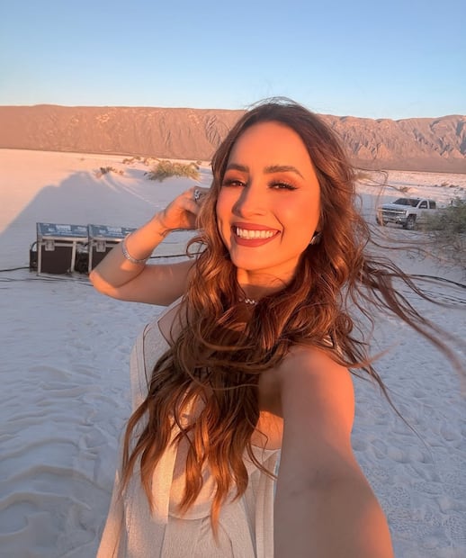 Minimalismo, glow y elegancia: el look de Cynthia Rodríguez. Foto: Instagram @cynoficial