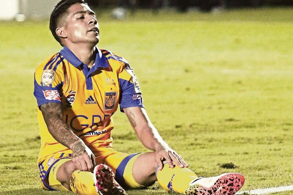 Javier Aquino fue nulificado por la defensiva azulcrema (IMAGO7)