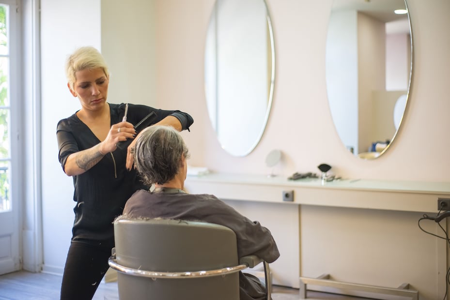 Septiembre es el mes perfecto para animarte a hacerte un cambio de look. Foto: Pexels