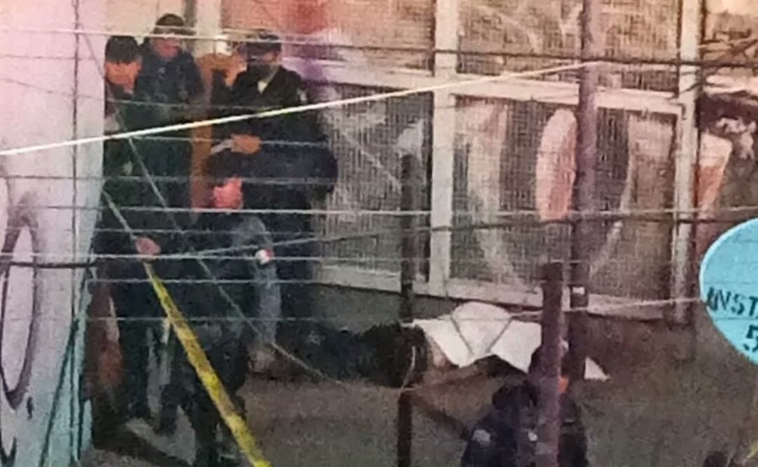 De acuerdo con los usuarios de dicha estación, la persona resbaló y cayó por las escaleras. Foto: Especial 