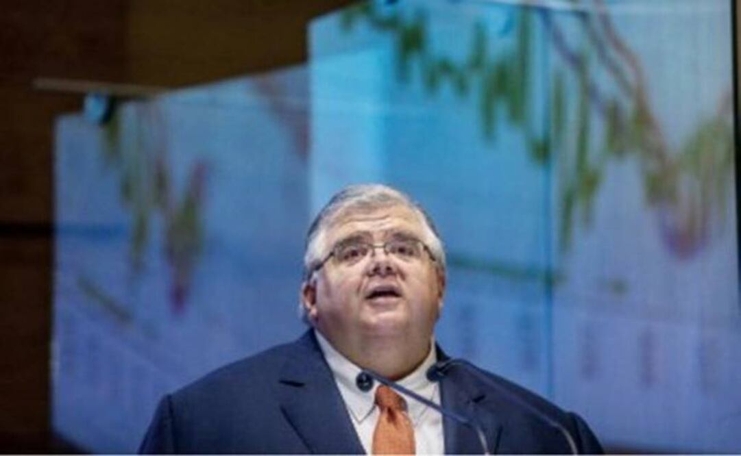 Mexico's central bank chief sees "more vigorous" growth ahead