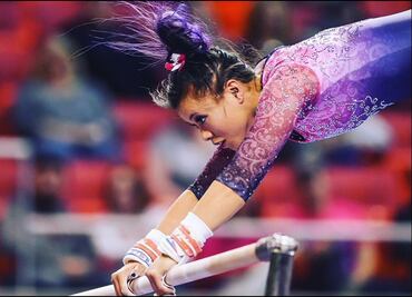 Gimnasta que se rompió las piernas pide que ya no compartan su video