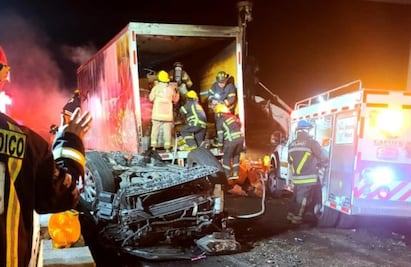 Choque entre camión y 5 autos deja 2 calcinados y 6 heridos en la autopista México-Cuernavaca