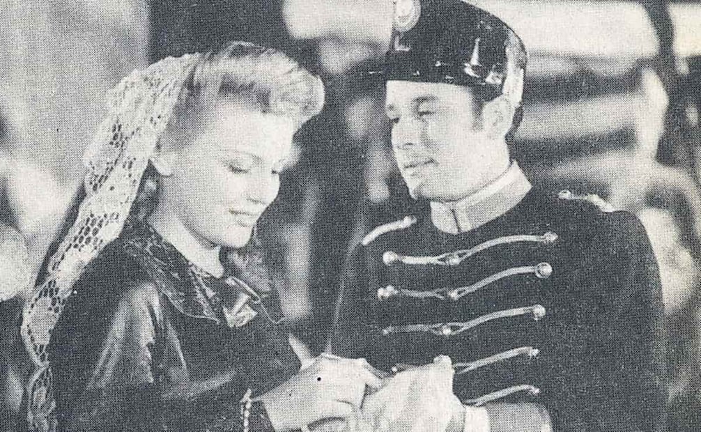 Pedro Infante y Lina Montes en “Mexicanos al Grito de Guerra”. Según recuperó el diario texano, El Tucsonense, en 1957, Álvaro Gálvez y Fuentes siempre consideró a Infante como principal opción para el protagónico. Foto: Hemeroteca EL UNIVERSAL.